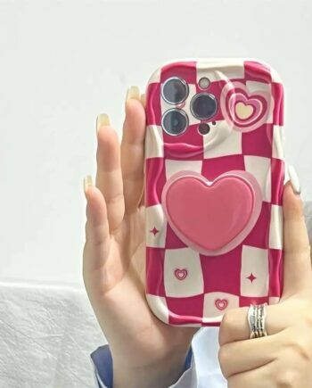 Cute Checkered Patterned iPhone Case With Heart Phone Grip